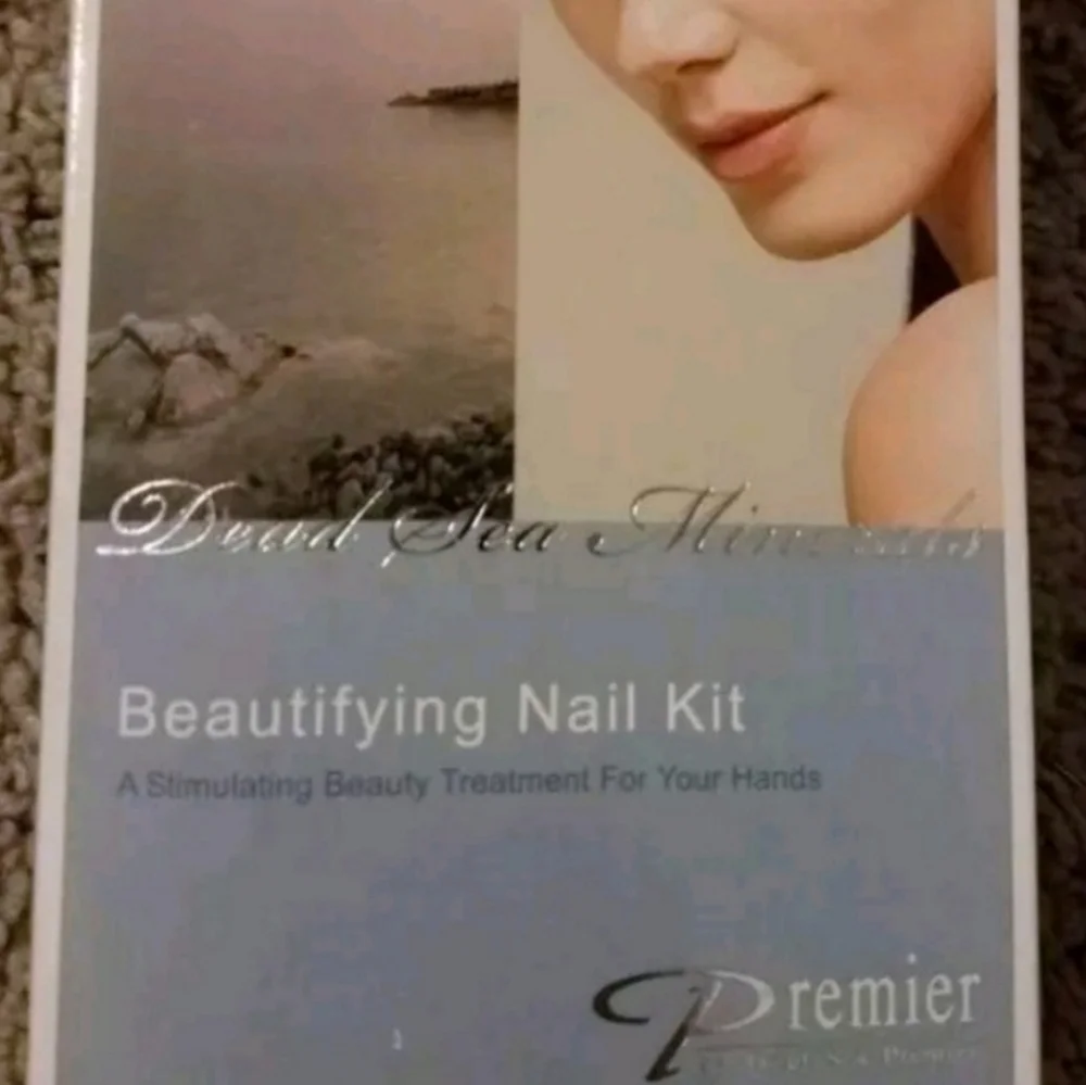 NEW Nail Kit. NEW in box